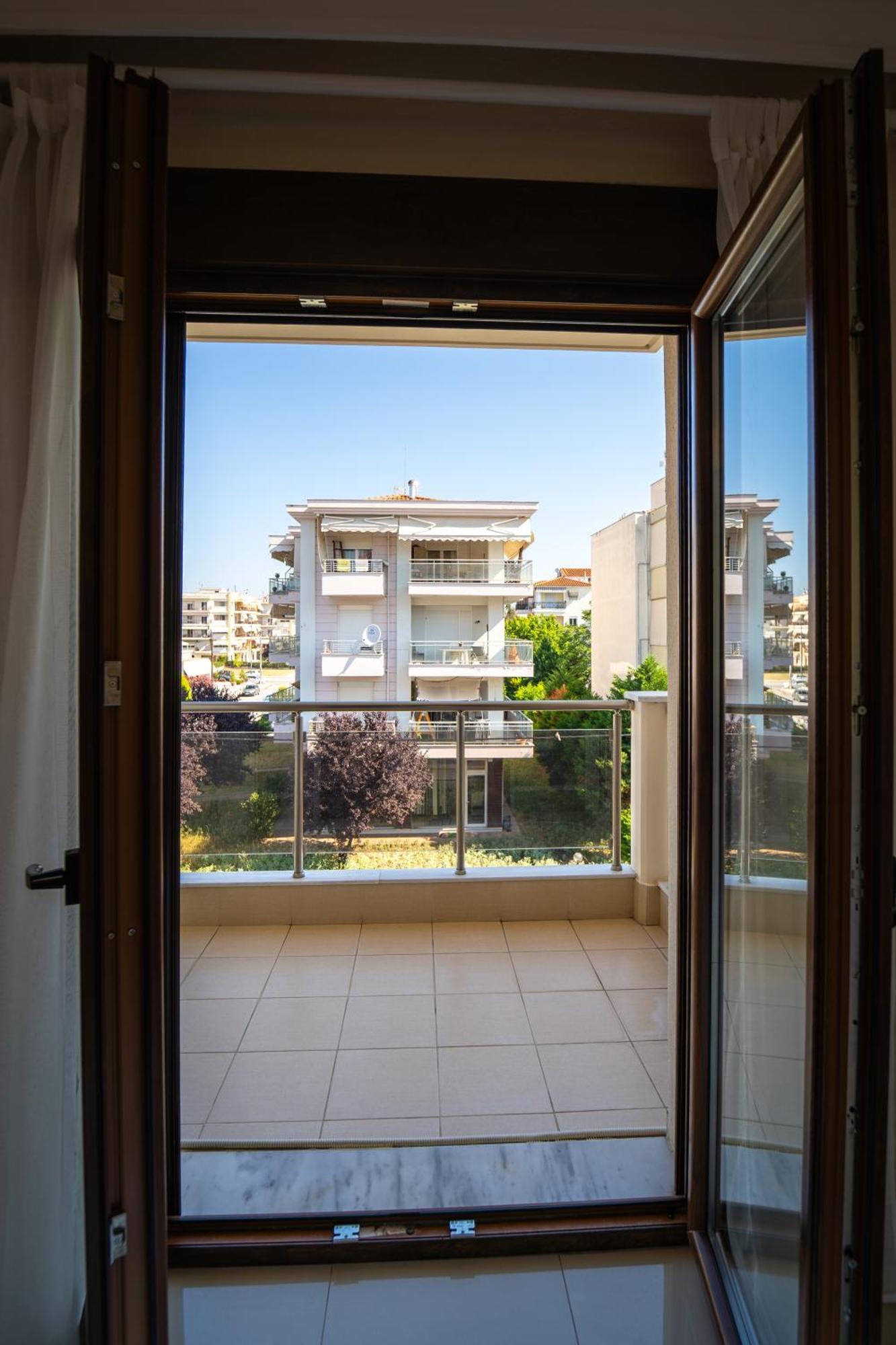 Peraía Luxury And Sunny Apartment 250 Mts From The Beach!! מראה חיצוני תמונה