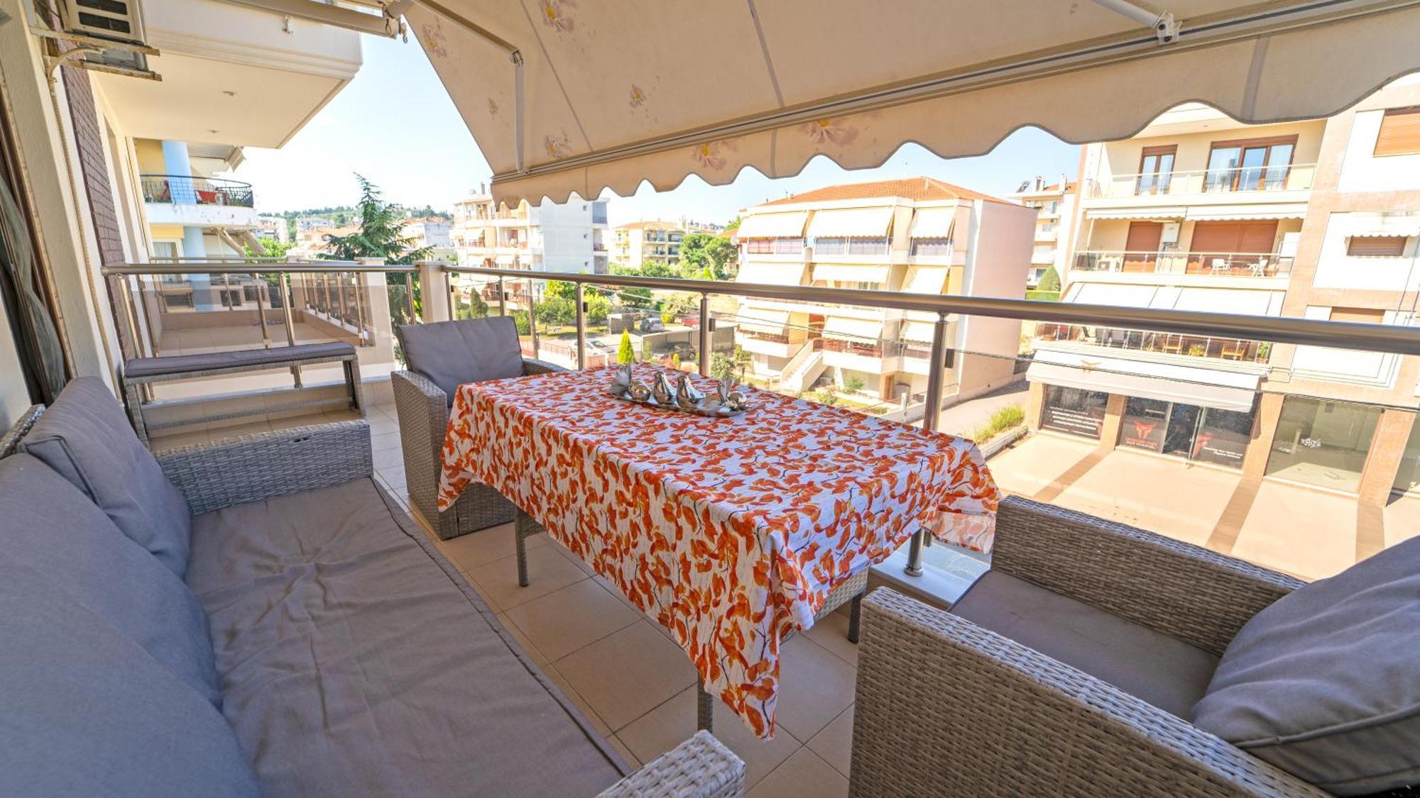 Peraía Luxury And Sunny Apartment 250 Mts From The Beach!! מראה חיצוני תמונה